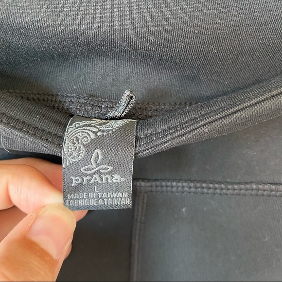 PrAna Capri Criss Cross Stitched Black Leggings - Picture 4 of 5